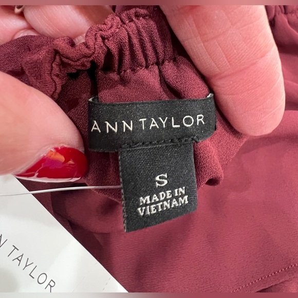 Ann Taylor off the shoulder burgundy blouse - Picture 4 of 4
